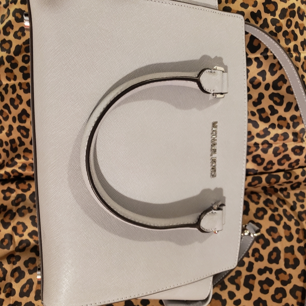 Michael Kors Large Selma Grey Saffiano Leather Sat